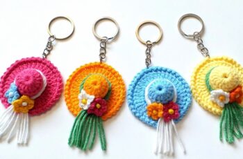 SUBTITLED – FLASHY AND EASY HAT KEYRING MAKING