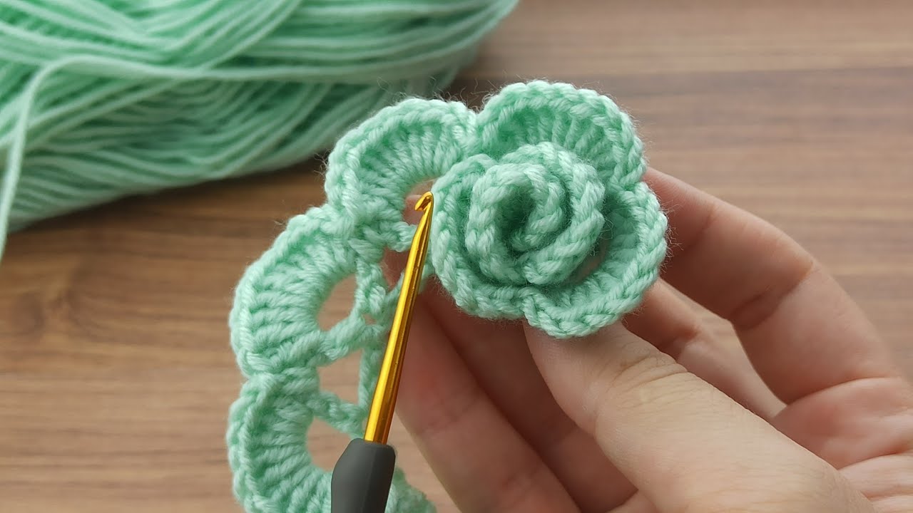 Wow Amazing💯Very easy crochet rose motif making for beginners