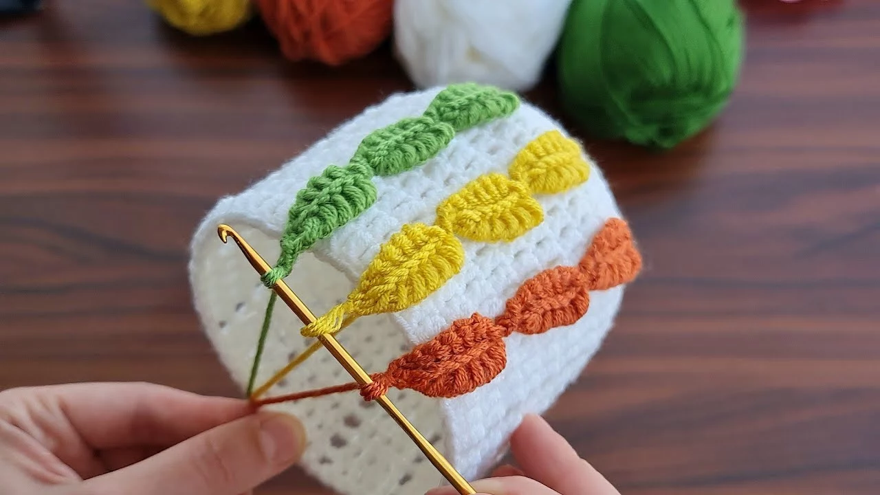 Super idea!!😍 Very useful crochet knitting pattern with leaf pattern.