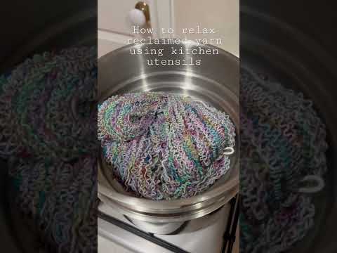 Reclaiming frogged yarn with a pasta colander #yarn #knitting #crochet #knittingpodcast