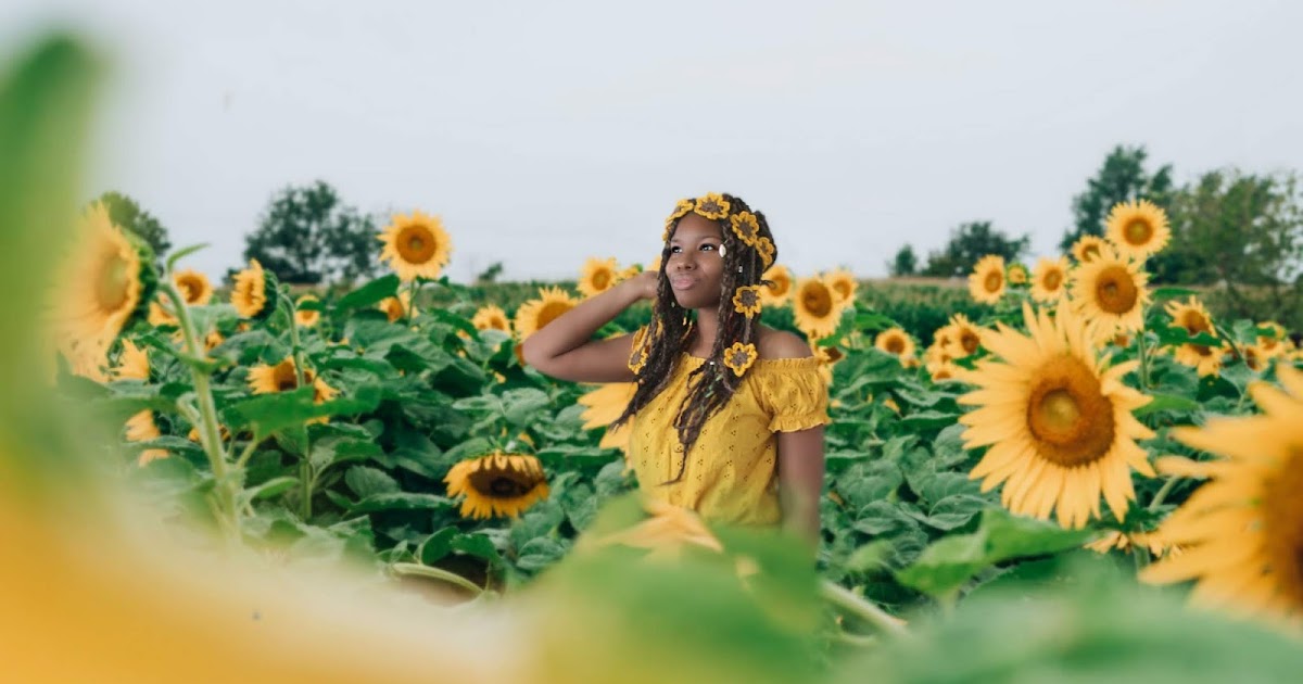 How To Crochet Tiered Sunflower Headband.