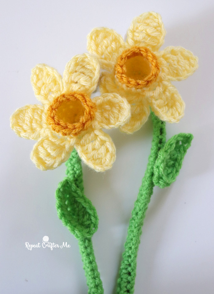 Crochet Daffodil Flower – Repeat Crafter Me