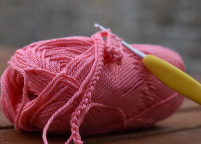 How to Make a Chain Stitch — Crochet Guide for Beginners –